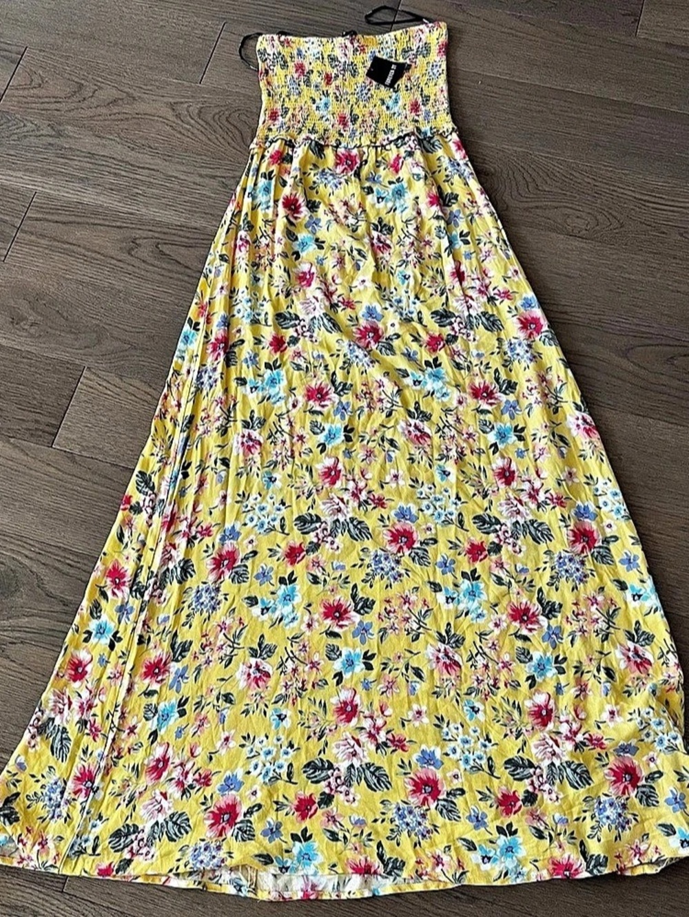 Forever 21 Floral Maxi Dress in Yellow Size Medium Like New